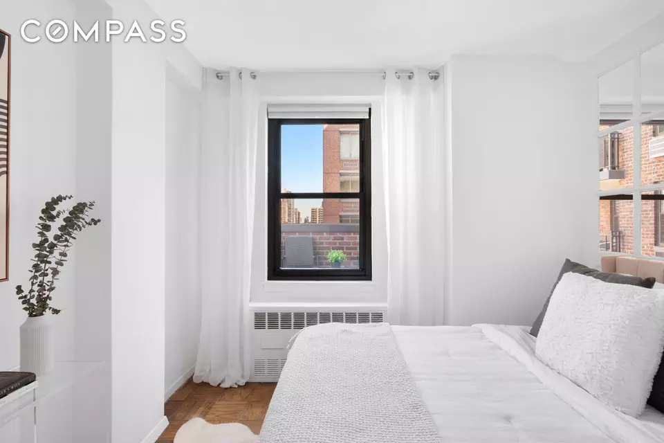  345 E 81st St #17H, New York, NY 10028 photo 5