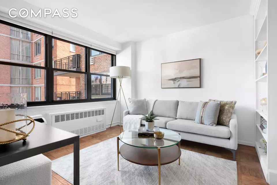  345 E 81st St #17H, New York, NY 10028 photo 3