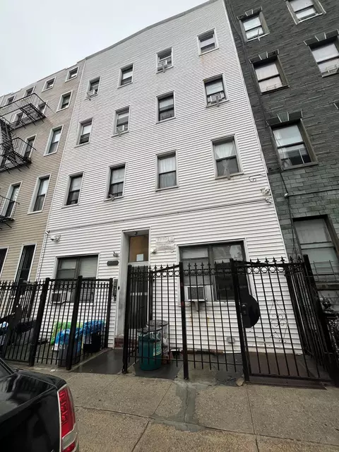 181 Maujer St, Brooklyn, NY 11206