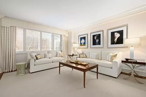 10 E 70th St #2B, New York, NY 10021