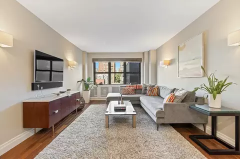 240 E 76th St #6V, New York, NY 10021