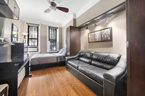 231 E 54th St #1D, New York, NY 10022