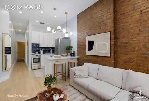 152 E 83rd St #1D, New York, NY 10028