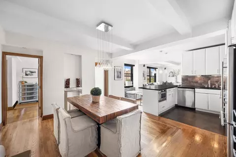 300 W 23rd St #11M, New York, NY 10011