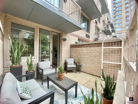 393 W 49th St #2-PP, New York, NY 10019