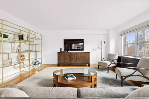 301 E 75th St #19B, New York, NY 10021