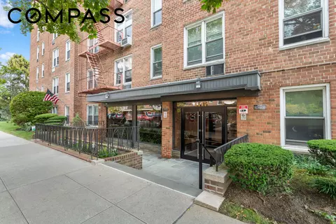 68-15 Selfridge St #3J, Forest Hills, NY 11375