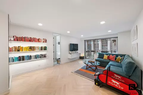 132 E 35th St #5-D, New York, NY 10016