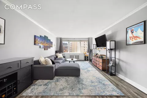 201 E 37th St #11B, New York, NY 10016