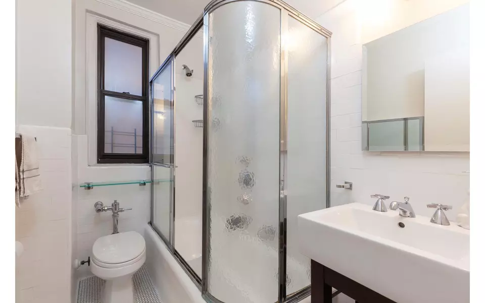 Bath - 179 E 79th St #4CD, New York, NY 10075 photo 2 of 2