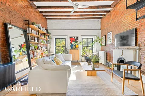 485 W 22nd St, New York, NY 10011