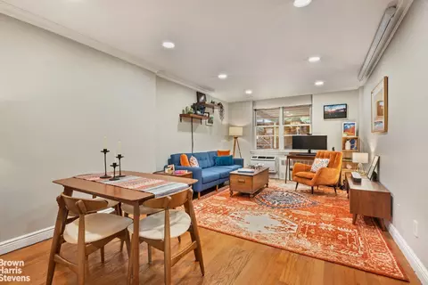 166 W 76th St #1F, New York, NY 10023