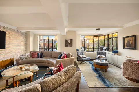 130 W 12th St #8A, New York, NY 10011