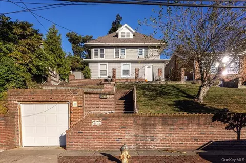 196-33 Foothill Ave, New York City, NY 11423