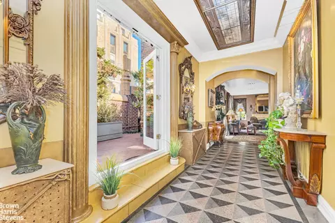 Entry Way - 444 E 52nd St #PENTHOUSE, New York, NY 10022 photo 1 of 3