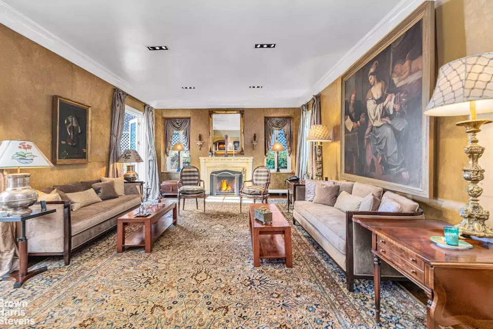 Living - 444 E 52nd St #PENTHOUSE, New York, NY 10022 photo 2 of 3