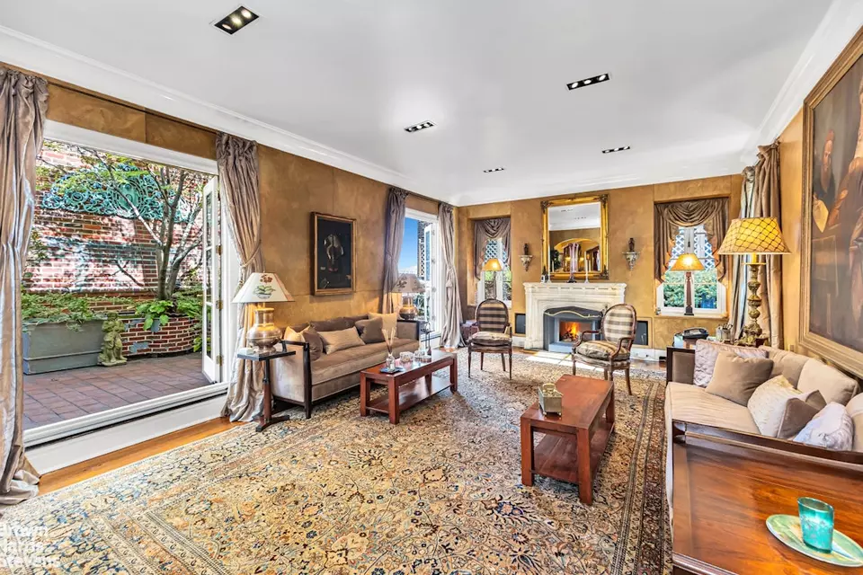 Living - 444 E 52nd St #PENTHOUSE, New York, NY 10022 photo 1 of 3