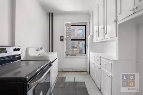 504 Grand St #E52, New York, NY 10002