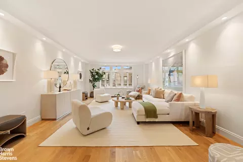 317 W 89th St #9E, New York, NY 10024