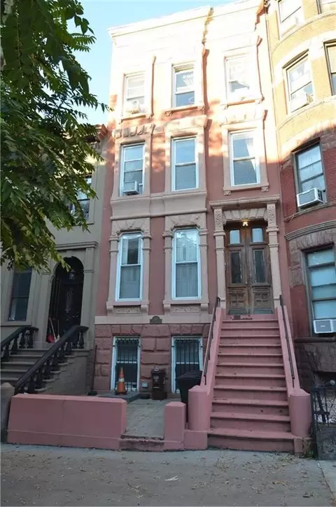 819 Union St #PH, Brooklyn, NY 11215