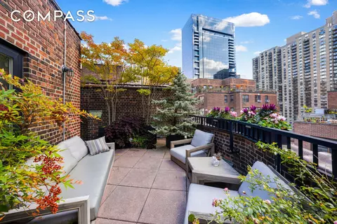 314 E 41st St #PH2B, New York, NY 10017