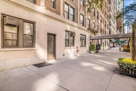410 E 57th St #1A, New York, NY 10022