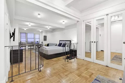 123 E 37th St #1A, New York, NY 10016