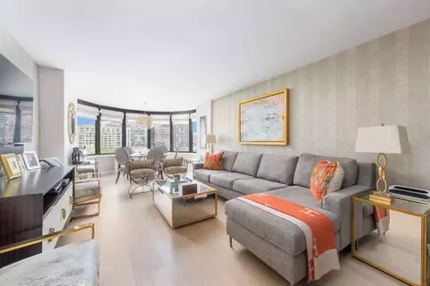 330 E 38th St #9P, New York, NY 10016