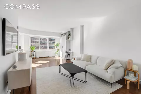 305 E 24th St #PHL, New York, NY 10010