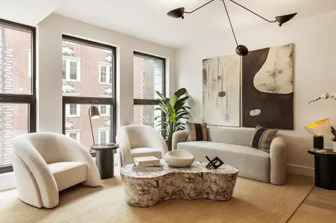 16 W 18th St #2, New York, NY 10011