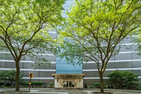 2400 Johnson Ave #2F, New York City, NY 10463