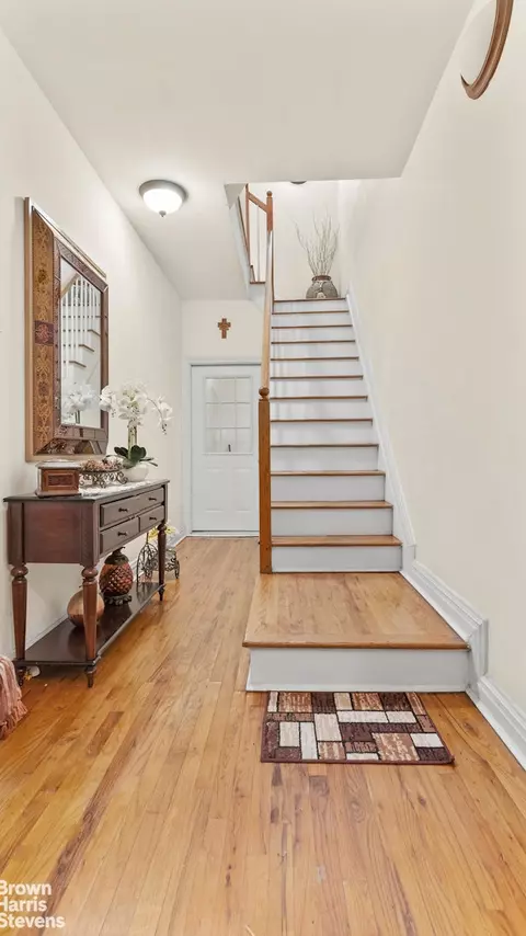 563 W 161st St, New York, NY 10032