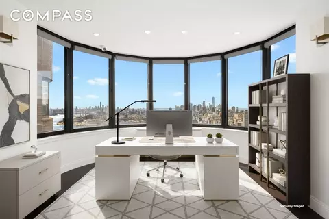 330 E 38th St #PHB, New York, NY 10016