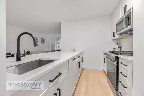 363 E 76th St #2L, New York, NY 10021