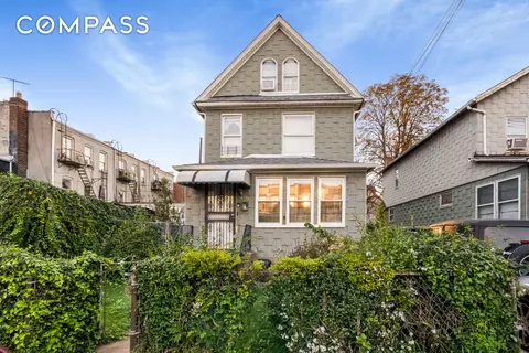 97-30 127th St, South Richmond Hill, NY 11419