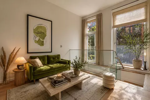 330 Grand St #1A, New York, NY 10002