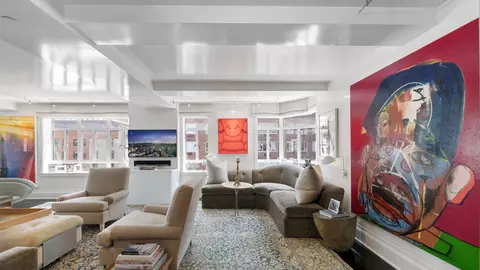 21 E 61st St #8F, New York, NY 10065