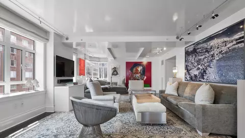 21 E 61st St #8F, New York, NY 10065