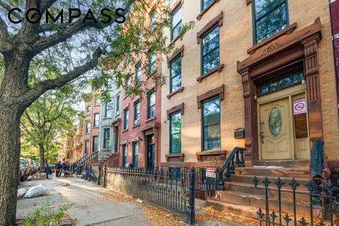 913 Lafayette Ave, Brooklyn, NY 11221