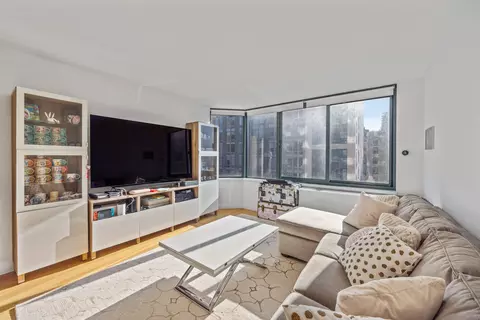 201 W 72nd St #8C, New York, NY 10023