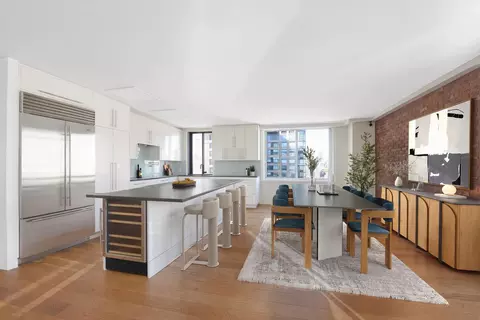 220 E 65th St #21-M, New York, NY 10065