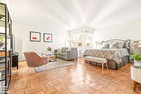 101 W 12th St #8Z, New York, NY 10011