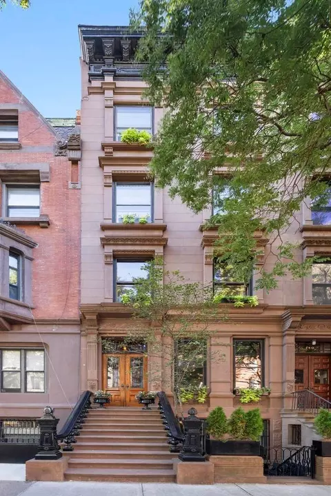 138 W 82nd St, New York, NY 10024