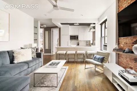 270 W 11th St #3D, New York, NY 10014