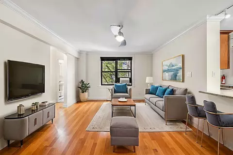 245 Bennett Ave #5-A, New York, NY 10040