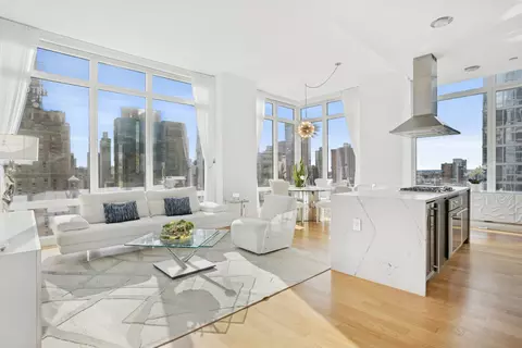 247 W 46th St #2103, New York, NY 10036