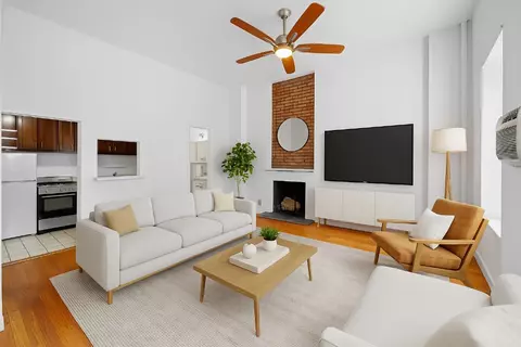 207 W 21st St #5, New York, NY 10011