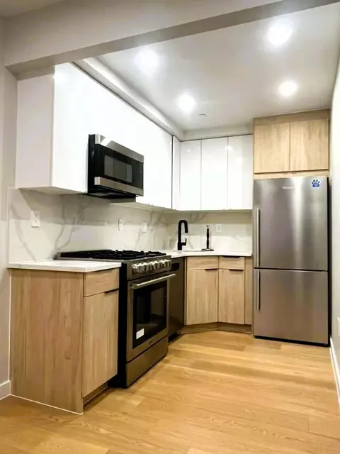 116-17 Grosvenor Ln #1-A, New York City, NY 11418