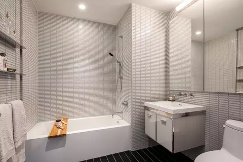 252 South St #19A, New York, NY 10002