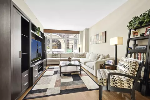 1600 Broadway #5B, New York, NY 10019